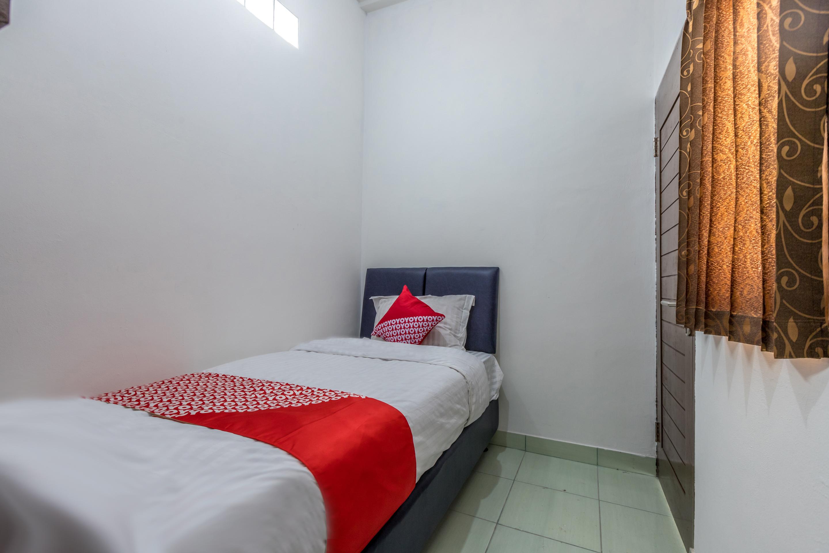 OYO 1487 Residence Khoe Near RS Royal Taruma Jacarta Exterior foto