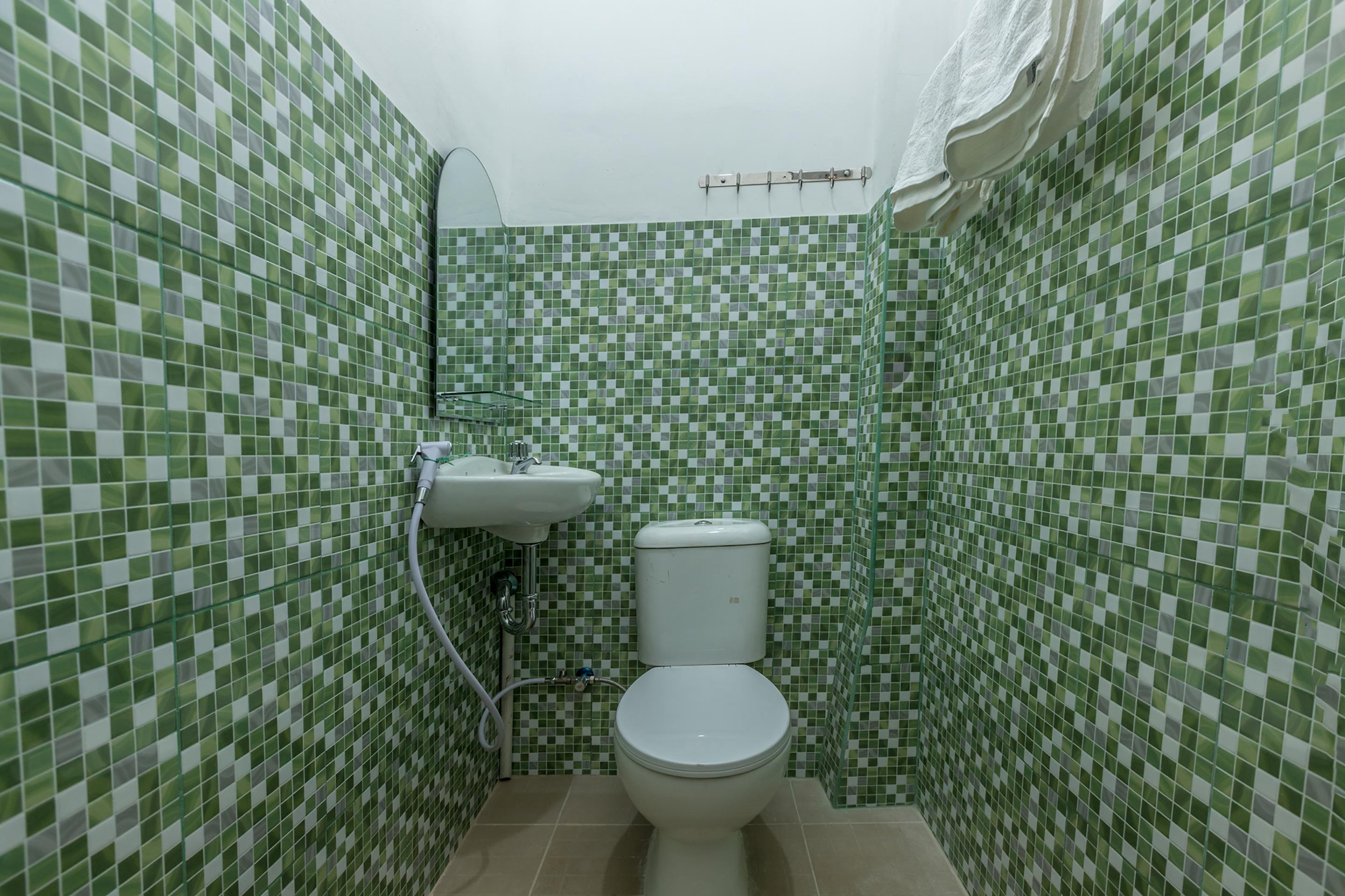 OYO 1487 Residence Khoe Near RS Royal Taruma Jacarta Exterior foto
