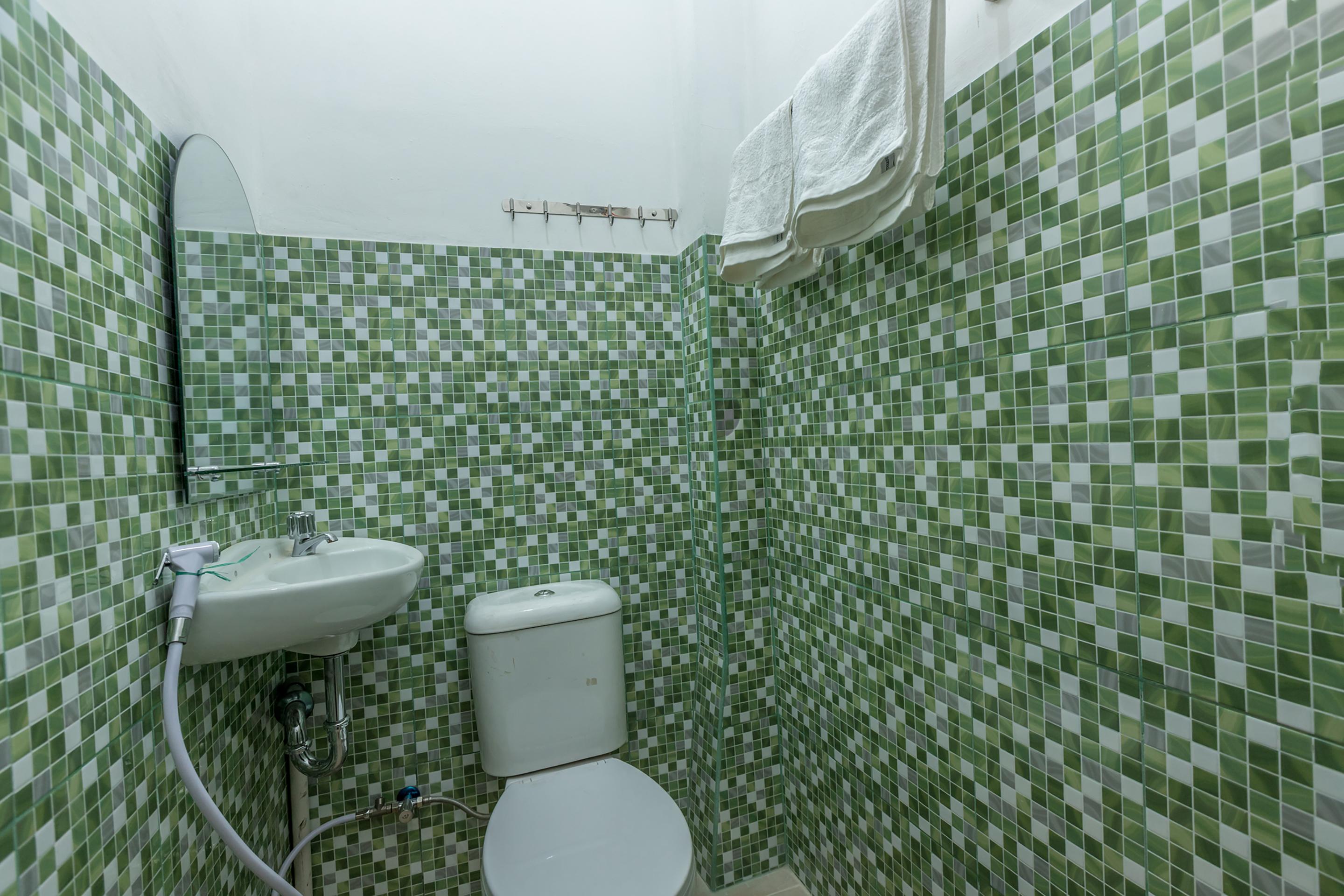 OYO 1487 Residence Khoe Near RS Royal Taruma Jacarta Exterior foto