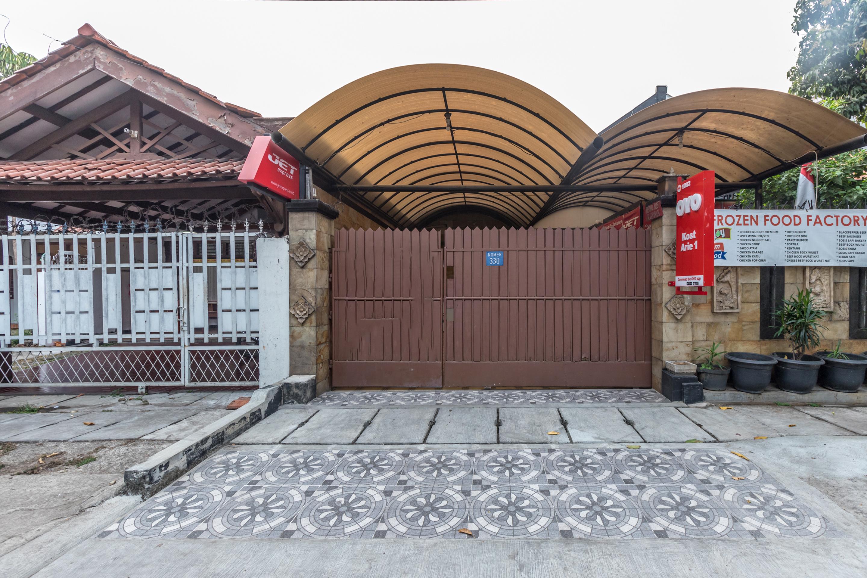 OYO 1487 Residence Khoe Near RS Royal Taruma Jacarta Exterior foto