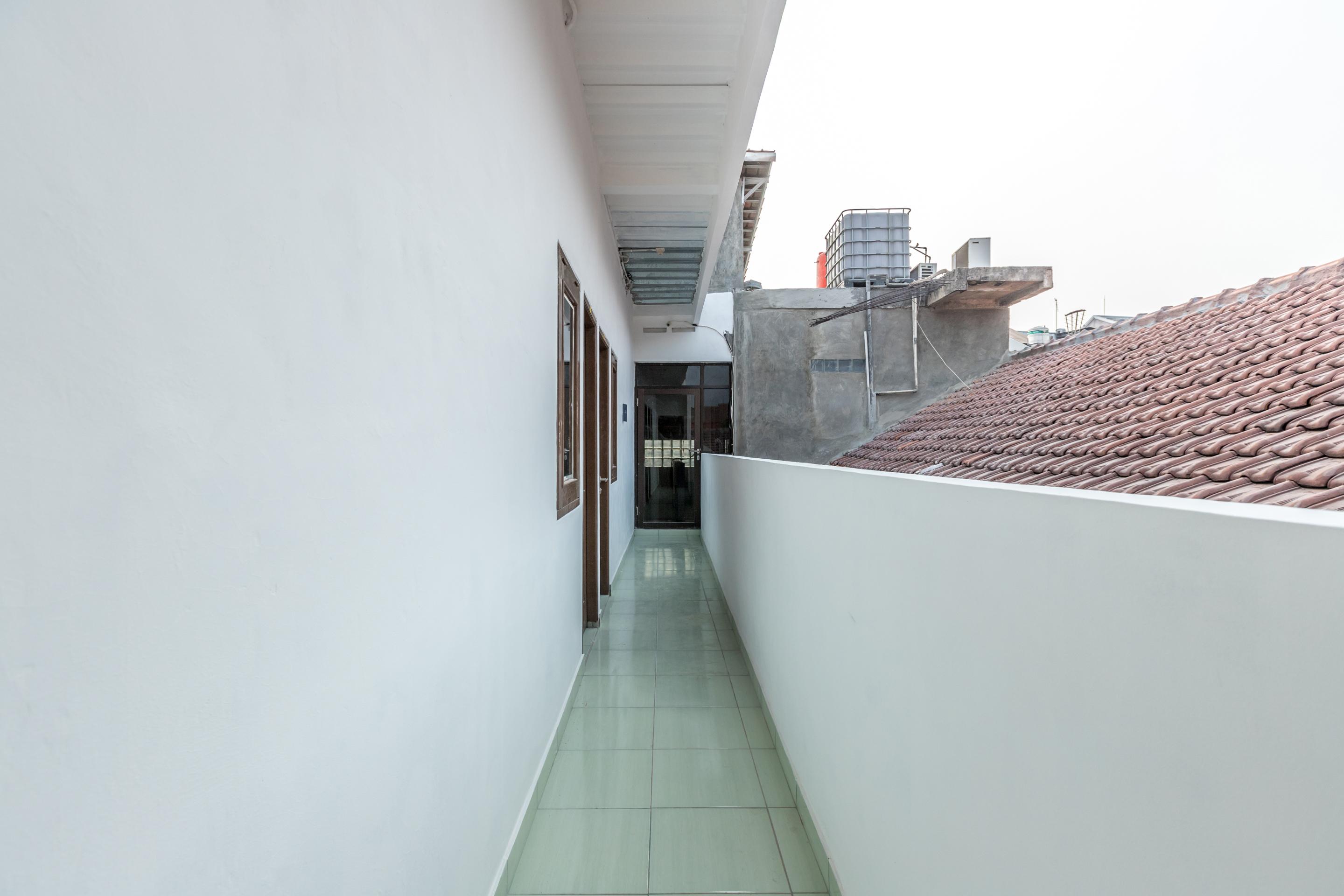 OYO 1487 Residence Khoe Near RS Royal Taruma Jacarta Exterior foto