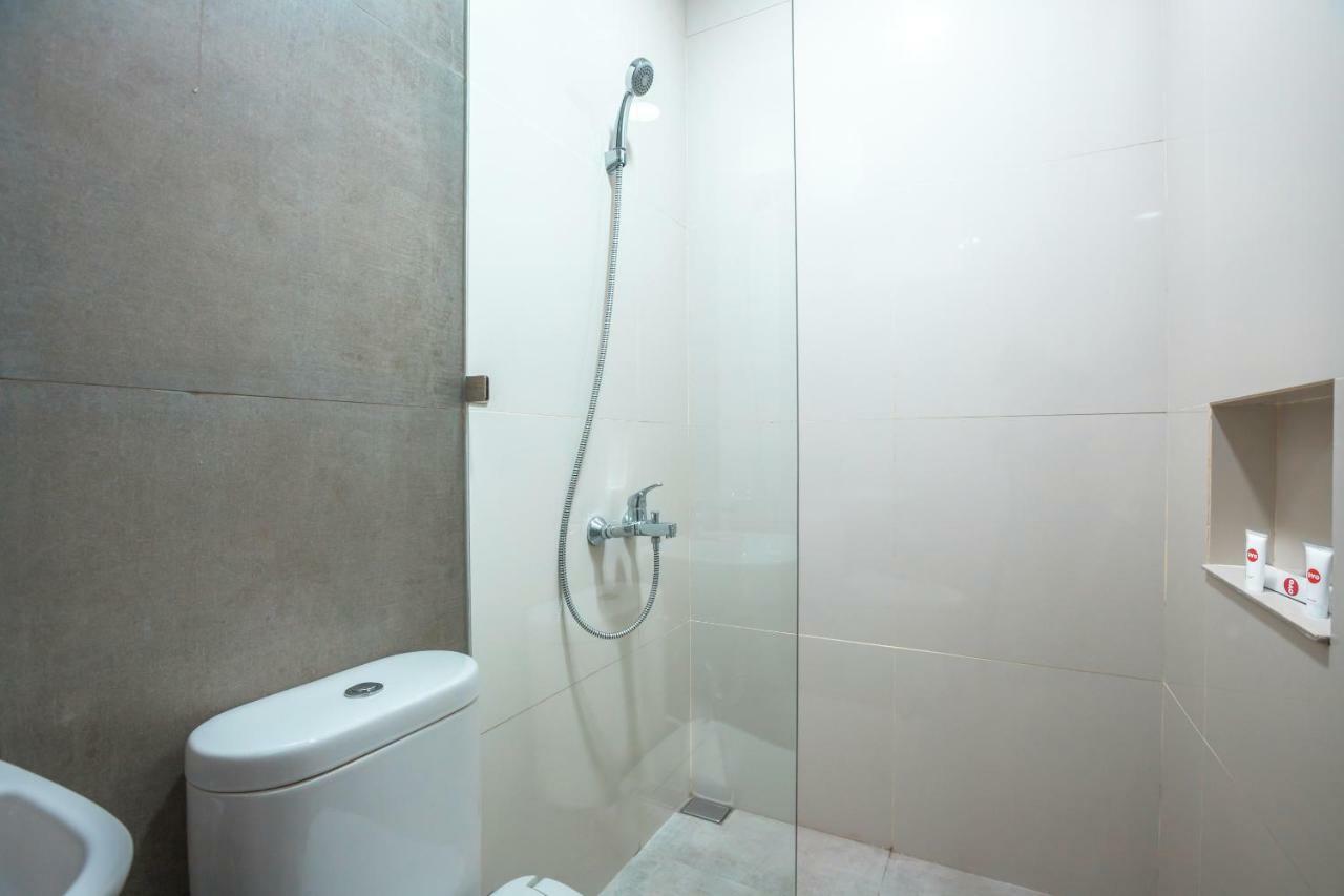 OYO 1487 Residence Khoe Near RS Royal Taruma Jacarta Exterior foto